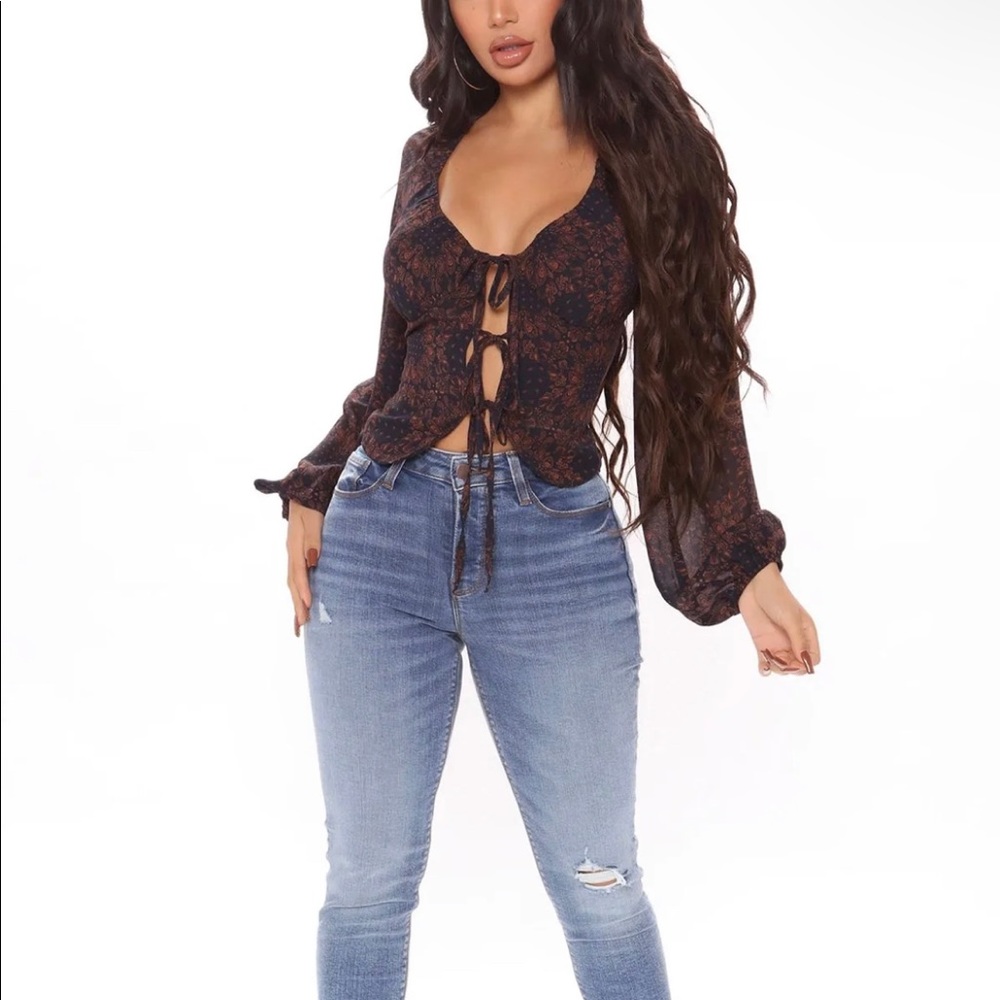 Fashion Nova Chia Boy
Chiffon Top Size Medium - Picture 2 of 2
